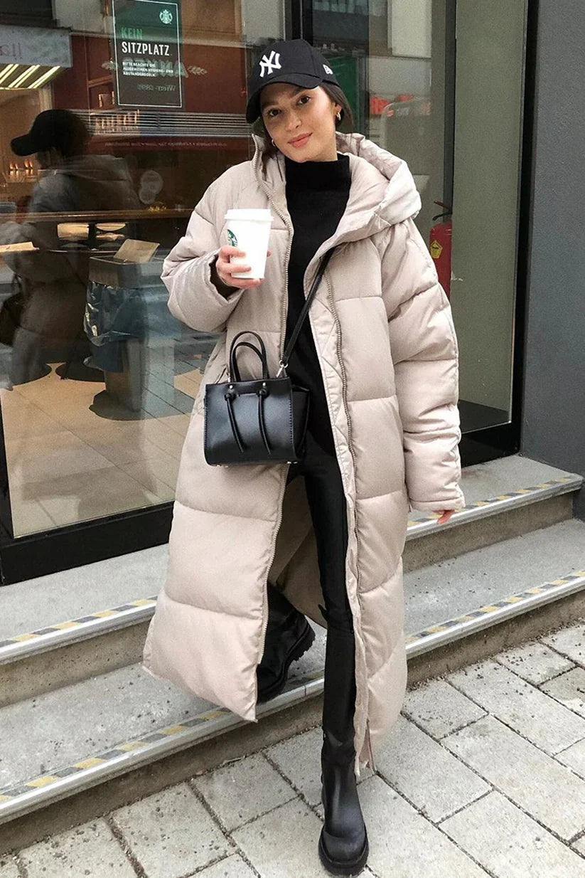 Dlouhá péřová bunda: městské teplo a zimní elegance