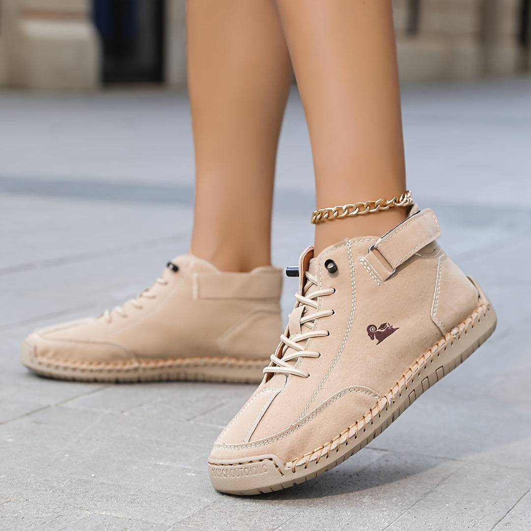 Lola - Komfortní sneaker s vysokým střihem