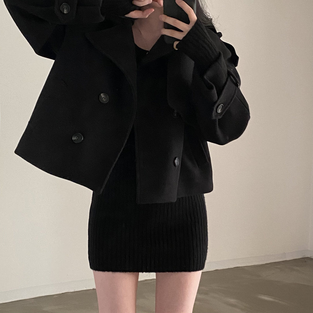 Elegantní krátký vlněný kabát typu duffle | nadčasová elegance a jemné teplo