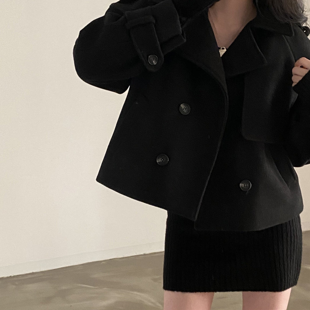 Elegantní krátký vlněný kabát typu duffle | nadčasová elegance a jemné teplo