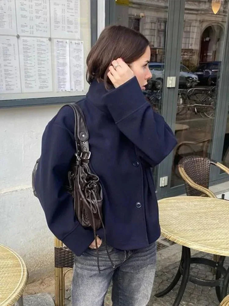 Dámská krátká bunda s vysokým límcem