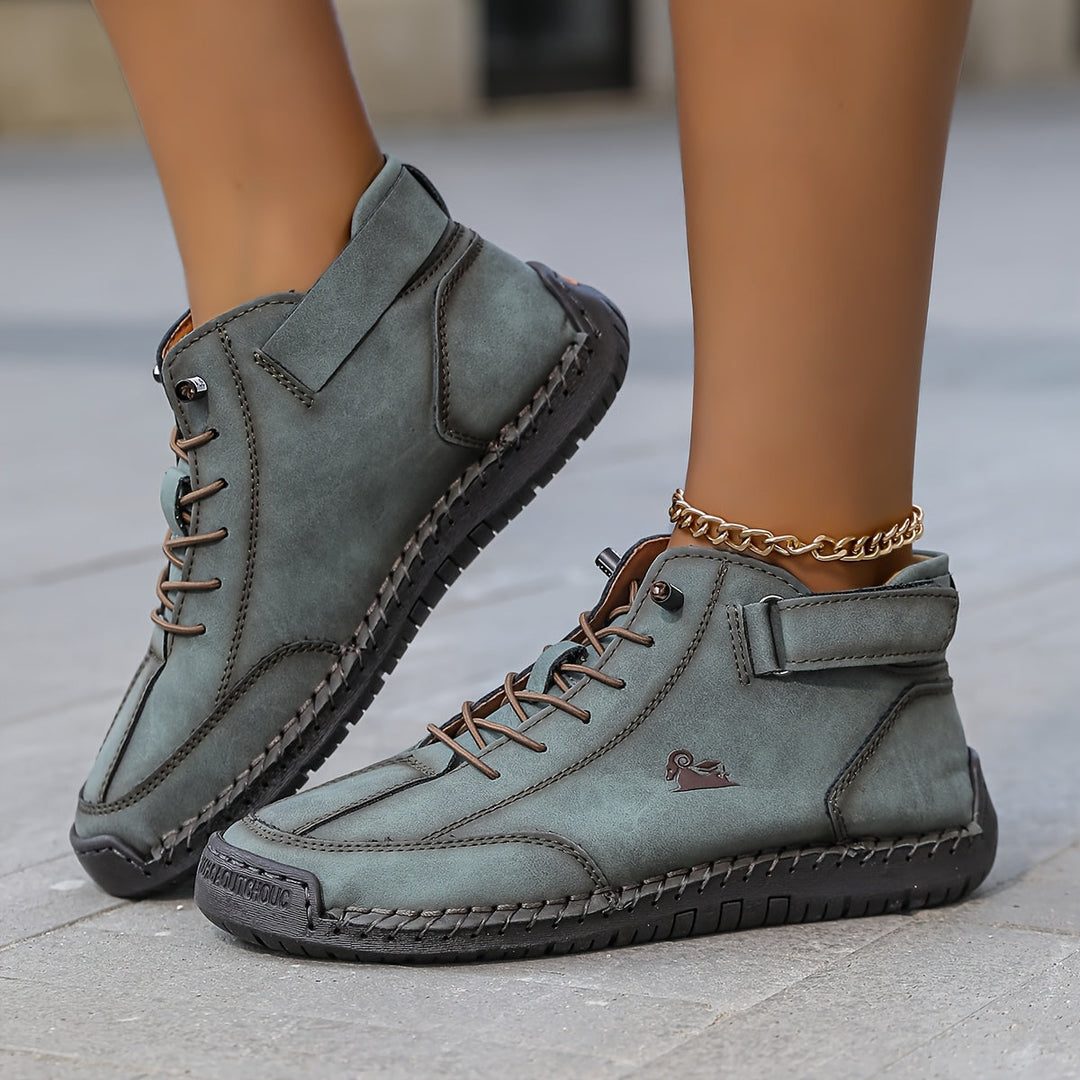 Lola - Komfortní sneaker s vysokým střihem