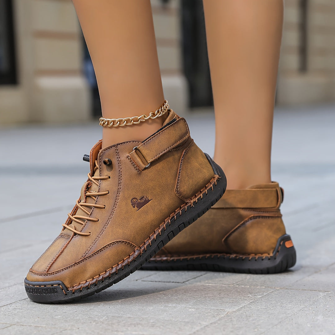 Lola - Komfortní sneaker s vysokým střihem