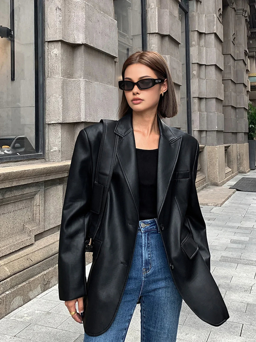 Oversize bunda s koženým efektem, elegantní a moderní pro ženy