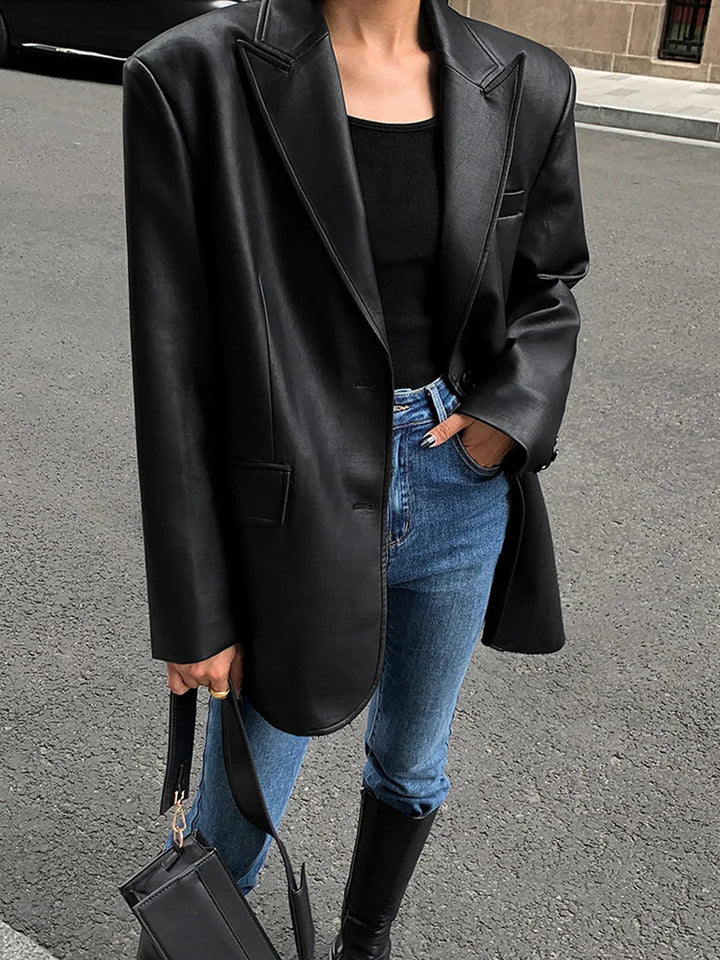 Oversize bunda s koženým efektem, elegantní a moderní pro ženy